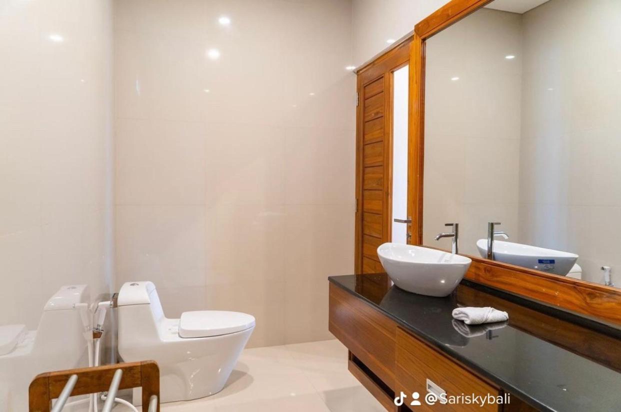 Sari Sky Bali Hotel Kubupenlokan Bagian luar foto